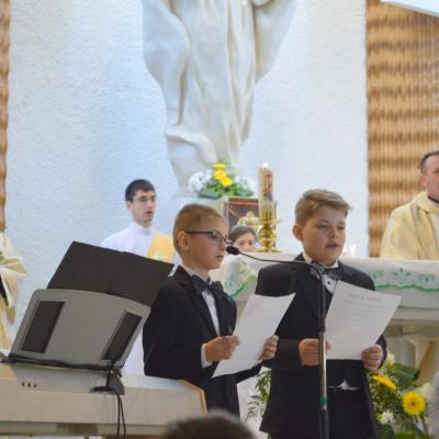 3 aprilie: Gherăeşti: Prima Sfântă Împărtăşanie