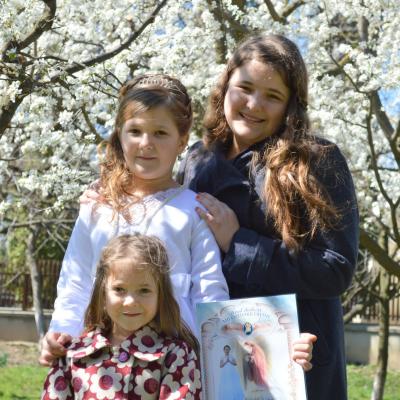 3 aprilie: Gherăeşti: Prima Sfântă Împărtăşanie