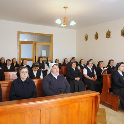 4 aprilie: Baraţi: Sărbătoare în comunitatea surorilor "Slujitoarele lui Cristos - Marelui Preot"