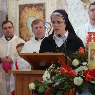 4 aprilie: Baraţi: Sărbătoare în comunitatea surorilor "Slujitoarele lui Cristos - Marelui Preot"