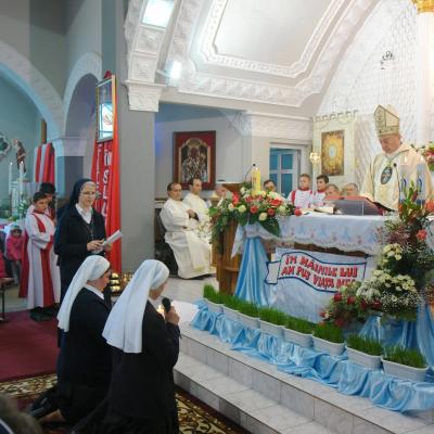 4 aprilie: Baraţi: Sărbătoare în comunitatea surorilor "Slujitoarele lui Cristos - Marelui Preot"
