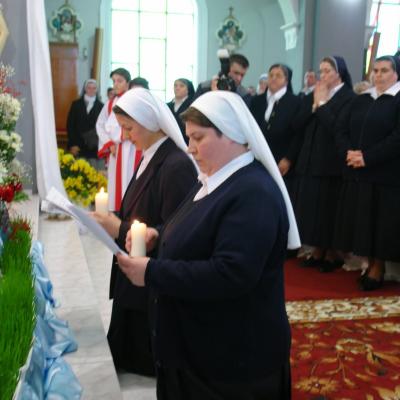 4 aprilie: Baraţi: Sărbătoare în comunitatea surorilor "Slujitoarele lui Cristos - Marelui Preot"