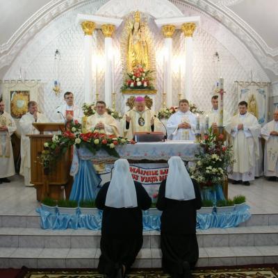 4 aprilie: Baraţi: Sărbătoare în comunitatea surorilor "Slujitoarele lui Cristos - Marelui Preot"