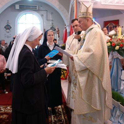 4 aprilie: Baraţi: Sărbătoare în comunitatea surorilor "Slujitoarele lui Cristos - Marelui Preot"
