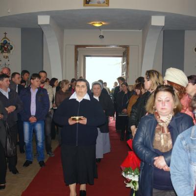 4 aprilie: Baraţi: Sărbătoare în comunitatea surorilor "Slujitoarele lui Cristos - Marelui Preot"