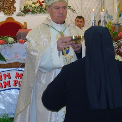 4 aprilie: Baraţi: Sărbătoare în comunitatea surorilor "Slujitoarele lui Cristos - Marelui Preot"