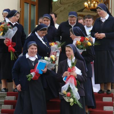 4 aprilie: Baraţi: Sărbătoare în comunitatea surorilor "Slujitoarele lui Cristos - Marelui Preot"
