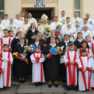 4 aprilie: Baraţi: Sărbătoare în comunitatea surorilor "Slujitoarele lui Cristos - Marelui Preot"