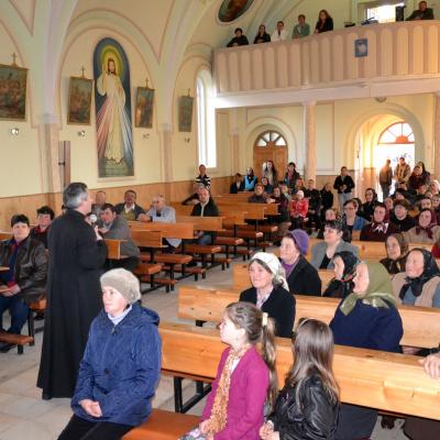 12-17 aprilie: Luncaşi: Misiuni populare
