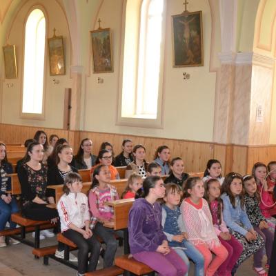 12-17 aprilie: Luncaşi: Misiuni populare