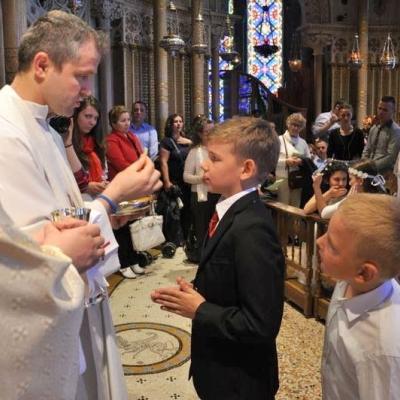 16 aprilie: Montserrat: Prima Împărtăşanie pentru copiii din Lleida şi Tarragona