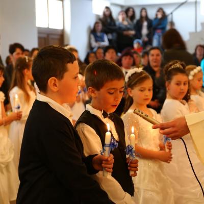17 aprilie: Cleja "Sfântul Francisc": Prima Împărtăşanie