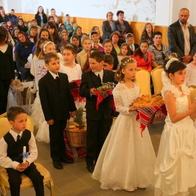 17 aprilie: Cleja "Sfântul Francisc": Prima Împărtăşanie