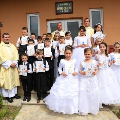 17 aprilie: Cleja "Sfântul Francisc": Prima Împărtăşanie