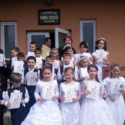 17 aprilie: Cleja "Sfântul Francisc": Prima Împărtăşanie