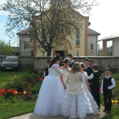 17 aprilie: Cleja "Sfântul Francisc": Prima Împărtăşanie
