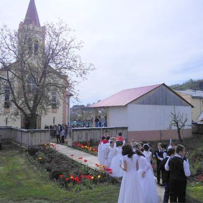 17 aprilie: Cleja "Sfântul Francisc": Prima Împărtăşanie
