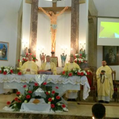 17 aprilie: Cleja "Sfântul Francisc": Prima Împărtăşanie