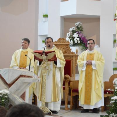 17 aprilie: Bacău: Încredinţarea mandatului ministrantului în Parohia "Sfântul Nicolae"
