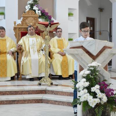 17 aprilie: Bacău: Încredinţarea mandatului ministrantului în Parohia "Sfântul Nicolae"