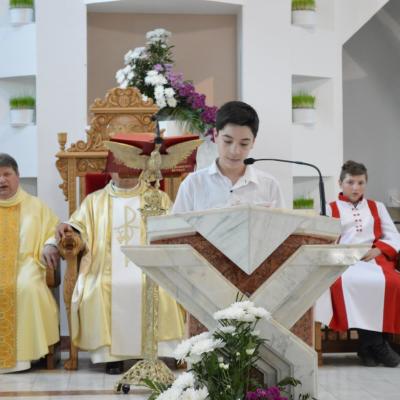 17 aprilie: Bacău: Încredinţarea mandatului ministrantului în Parohia "Sfântul Nicolae"