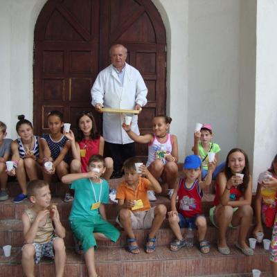 8-10 august: Horgeşti: Campusul "Prinţ şi cerşetor"