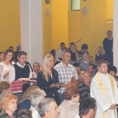 1 octombrie: Oneşti: Profesiunea solemnă a trei fraţi capucini