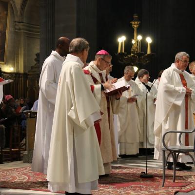 13 noiembrie: Paris: Sfinţirea unui diacon din Iugani