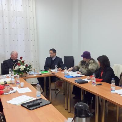 9 decembrie: Iaşi: Sesiune a Oficiului pentru Pastoraţie Şcolară şi Predarea Religiei în Şcoli
