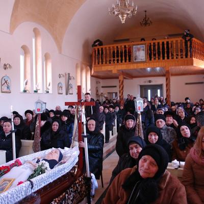 1 februarie: Tupilaţi: Funeraliile sorei Savina Muraru, SCMP