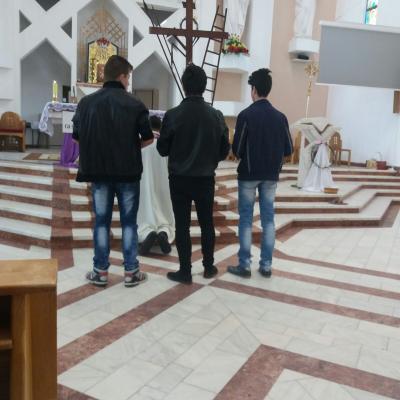 22 martie: Bacău: Simon din Cirene, Veronica, noi... pe Calea crucii
