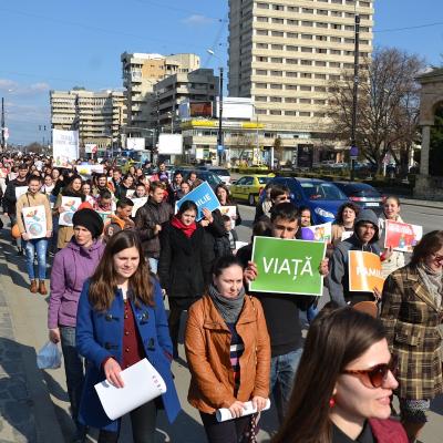 25 martie: Iaşi: Iubim viaţa pentru că îl iubim pe autorul ei