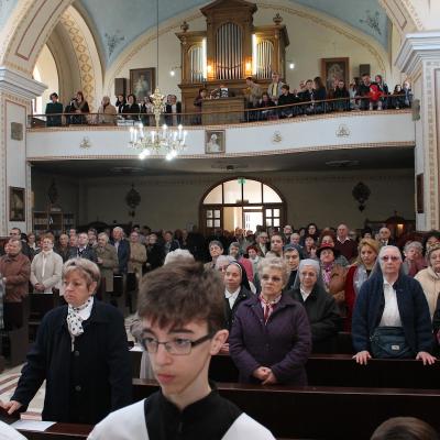 2 aprilie: Rădăuţi: Sfinţirea capelei mortuare "Milostivirea Divină"