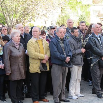 9 aprilie: Iaşi: Duminica Floriilor. Liturghia tinerilor