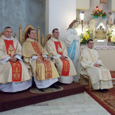 13-18 aprilie: Răducăneni: Cu familia la mormântul gol