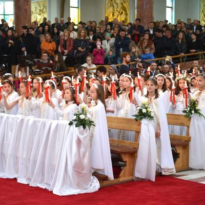 30 aprilie: Bacău: Prima Sfântă Împărtăşanie