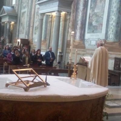 30 aprilie: PS Petru Gherghel la Liturghia cu românii catolici în biserica "San Vitale"