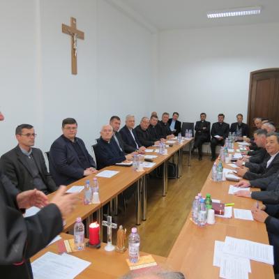 10 mai: Iaşi: Întrunirea membrilor Consiliului Prezbiteral