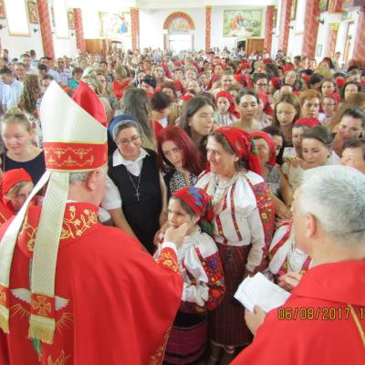 6 august: Pustiana: Administrarea sacramentului sfântului Mir