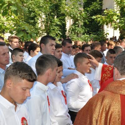20 august: Gherăeşti: Administrarea sacramentului Mirului