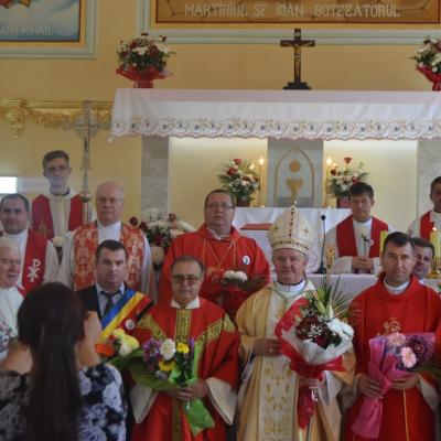 27 august: Consacrarea altarului, sfinţirea bisericii din Berindeşti şi administrarea Mirului la Dumbrăveni