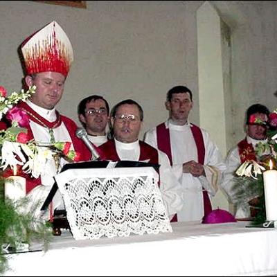 8-9 iunie: Oferirea mirului în parohiile Berzunţi, Stufu, Focuri, şi Cireşoaia