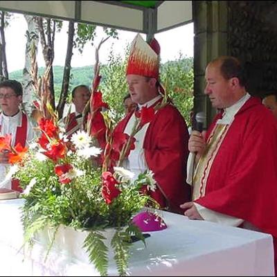 8-9 iunie: Oferirea mirului în parohiile Berzunţi, Stufu, Focuri, şi Cireşoaia