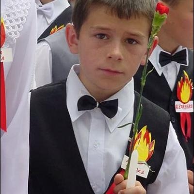 8-9 iunie: Oferirea mirului în parohiile Berzunţi, Stufu, Focuri, şi Cireşoaia