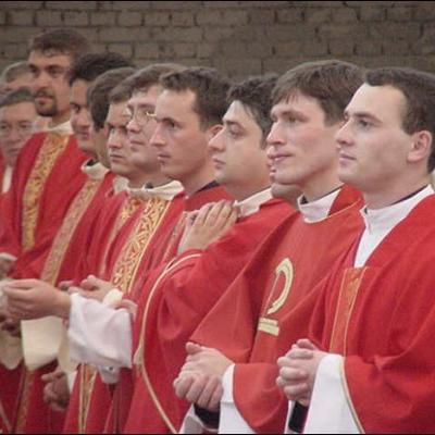 29 iunie: Sfinţiri de preoţi
