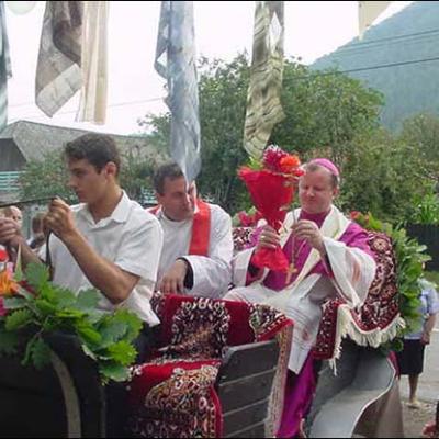13 iulie: Mirul în Parohiile Dofteana şi Moineşti