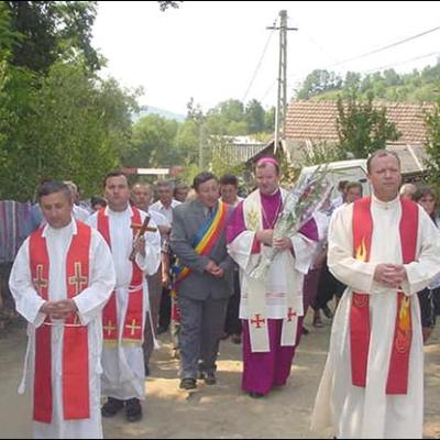 13 iulie: Mirul în Parohiile Dofteana şi Moineşti