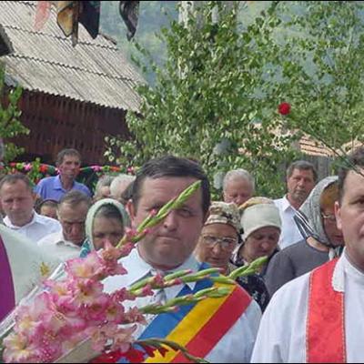13 iulie: Mirul în Parohiile Dofteana şi Moineşti