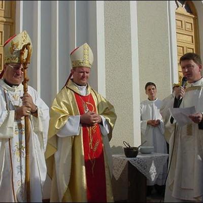 28 septembrie: Sfinţire de biserică la Săbăoani