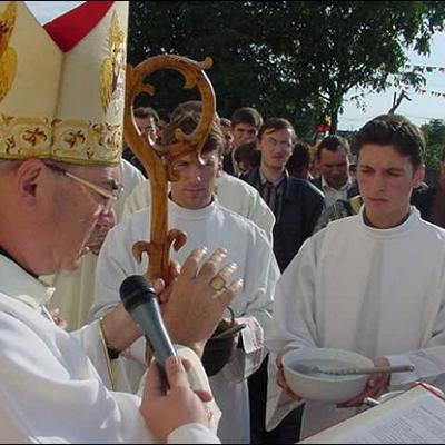 28 septembrie: Sfinţire de biserică la Săbăoani